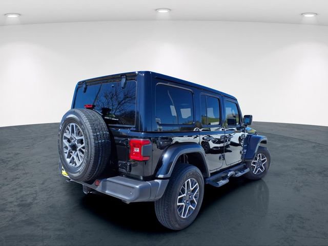 Used 2024 Jeep Wrangler Sahara w/ Technology Group image 7