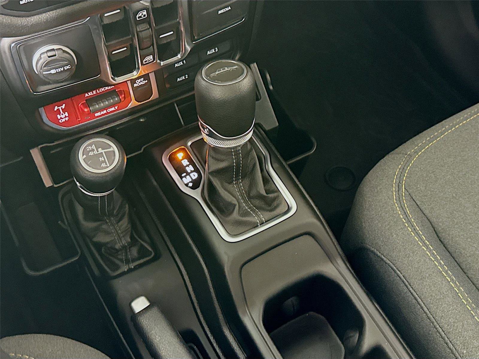 Used 2025 Jeep Gladiator Willys image 11