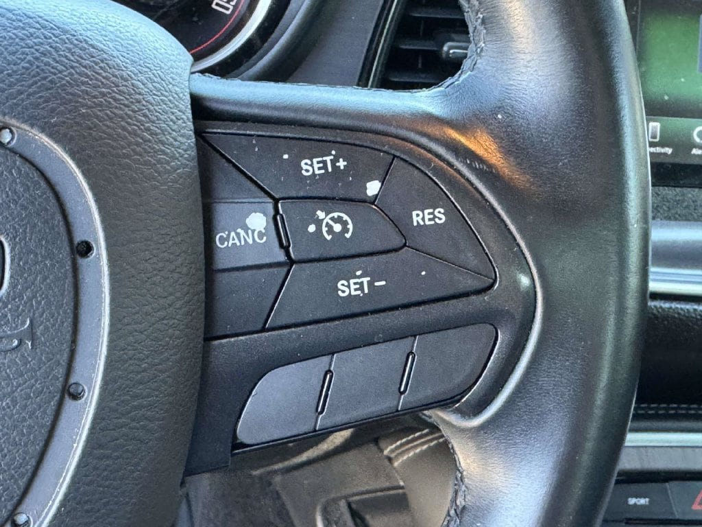 Used 2016 Dodge Challenger SXT RWD image 12
