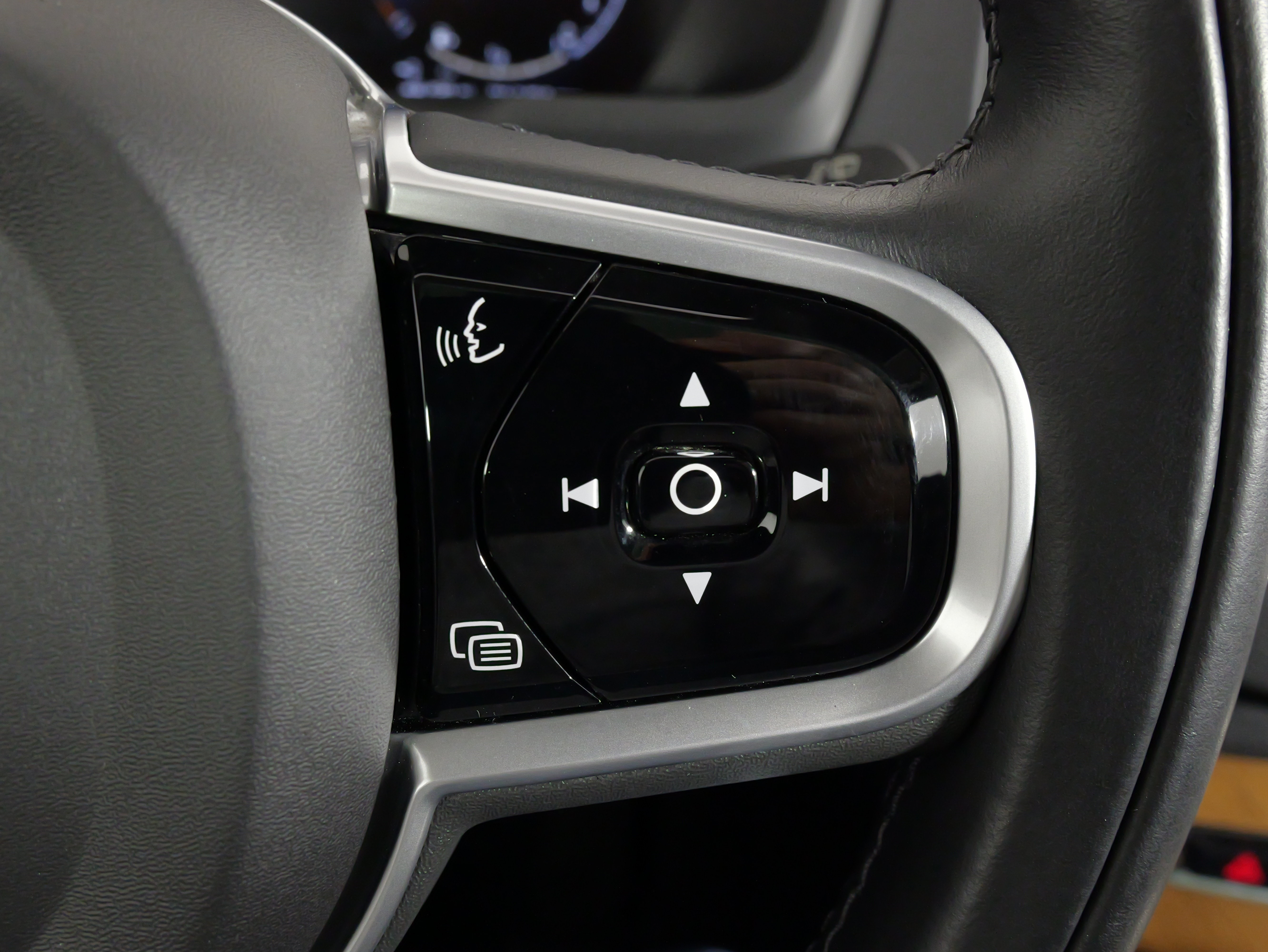 Used 2021 Volvo XC90 T8 Inscription Expression w/ Protection Package Premier AWD/4WD image 40