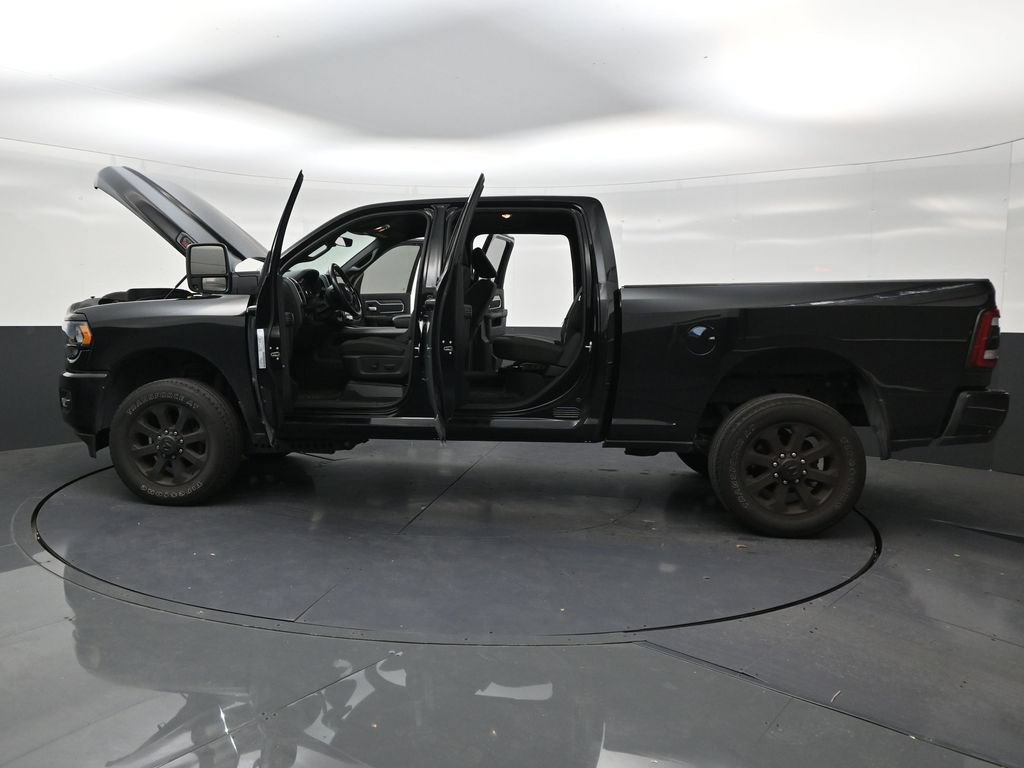 Used 2024 RAM 2500 Big Horn w/ Night Edition AWD/4WD image 29