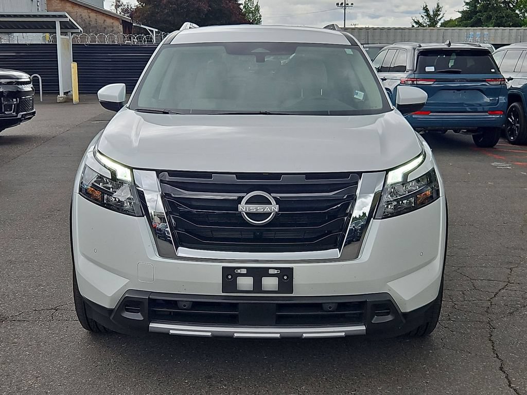 Used 2025 Nissan Pathfinder SL w/ Cargo Package AWD/4WD image 2