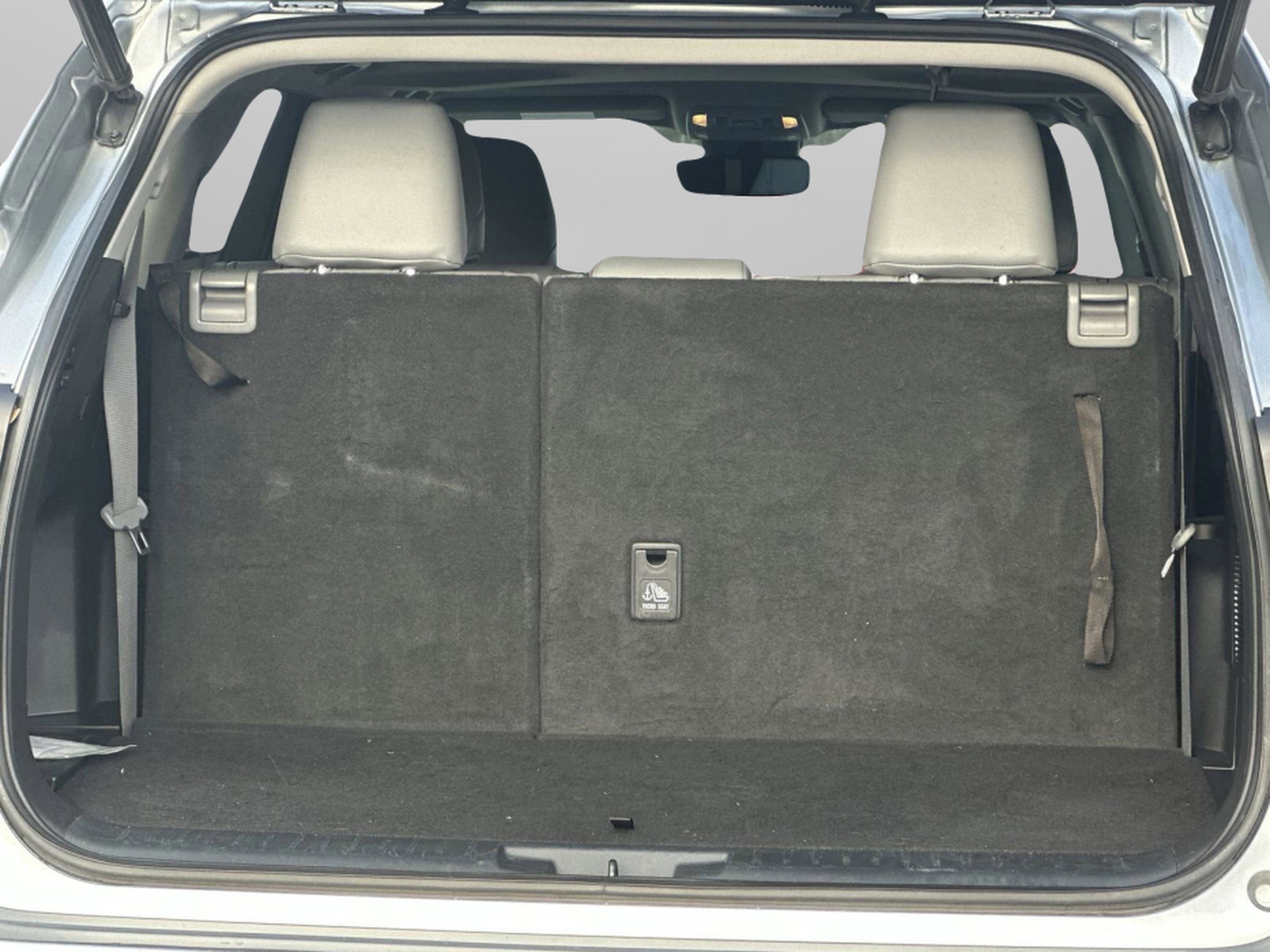 Used 2021 Toyota Highlander XLE image 29