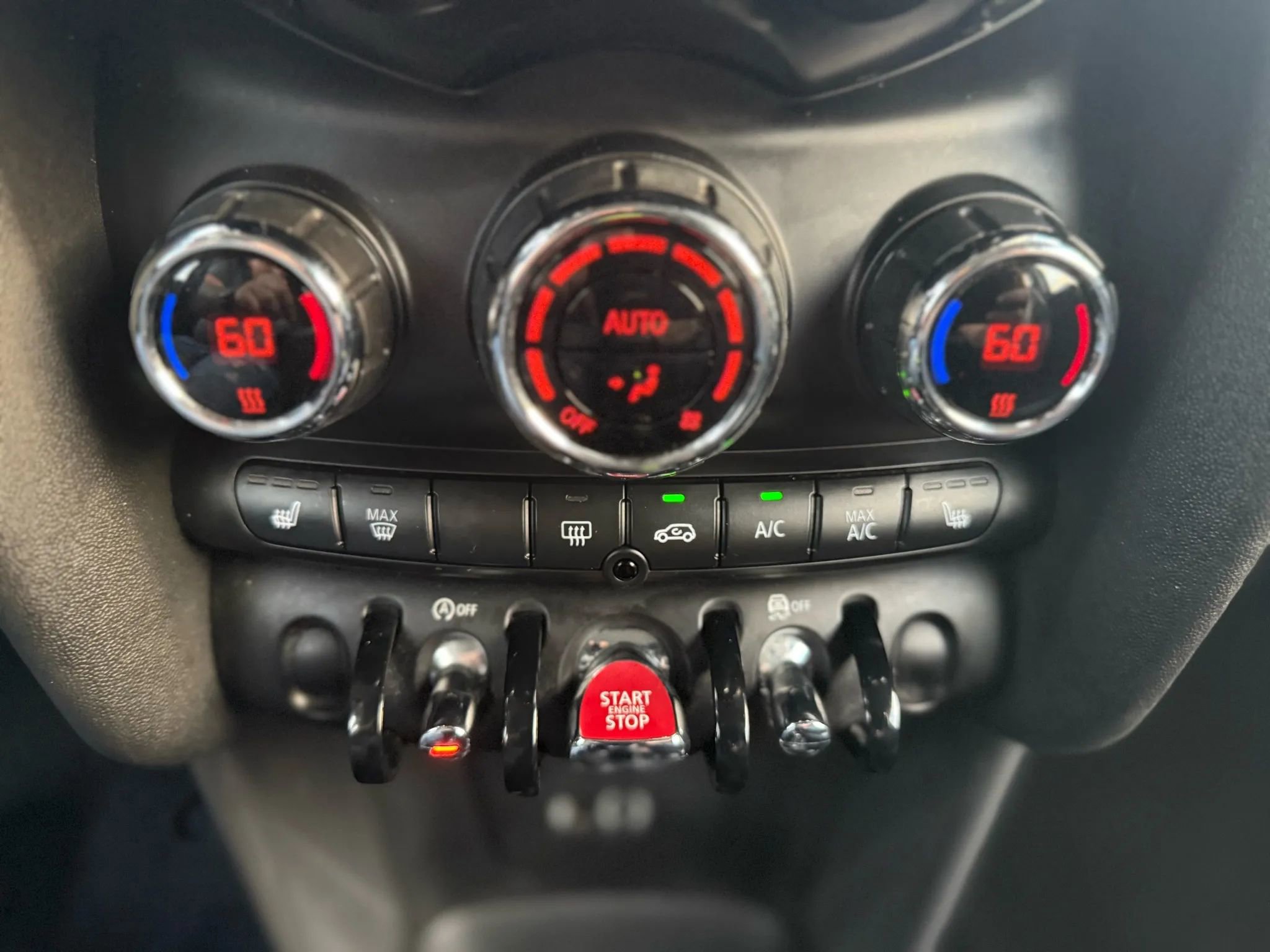 Used 2018 MINI Cooper 2-Door Hardtop image 24