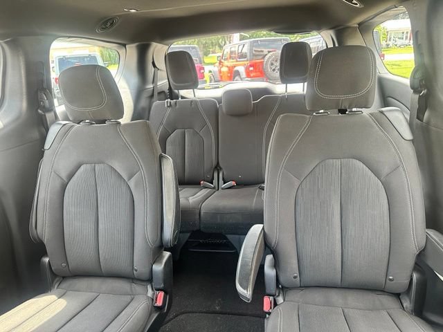 Used 2018 Chrysler Pacifica Touring Plus w/ S Appearance Package FWD image 24