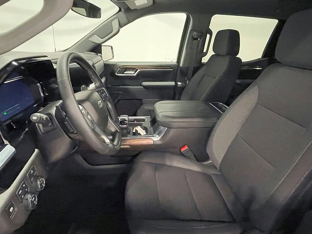 Used 2024 Chevrolet Silverado 1500 RST w/ Z71 Off-Road Package image 3