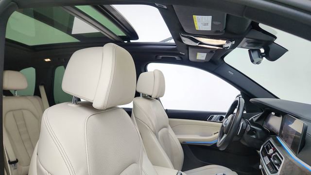 Used 2022 BMW X5 xDrive45e w/ M Sport Package image 22