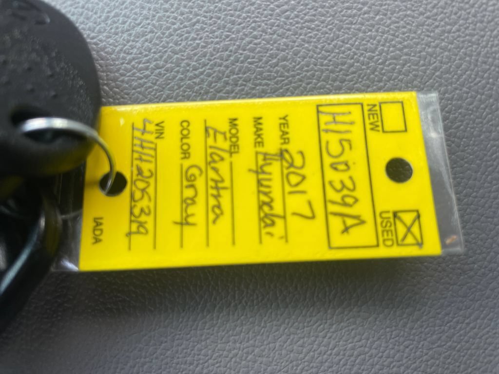 Used 2017 Hyundai Elantra SE FWD image 30