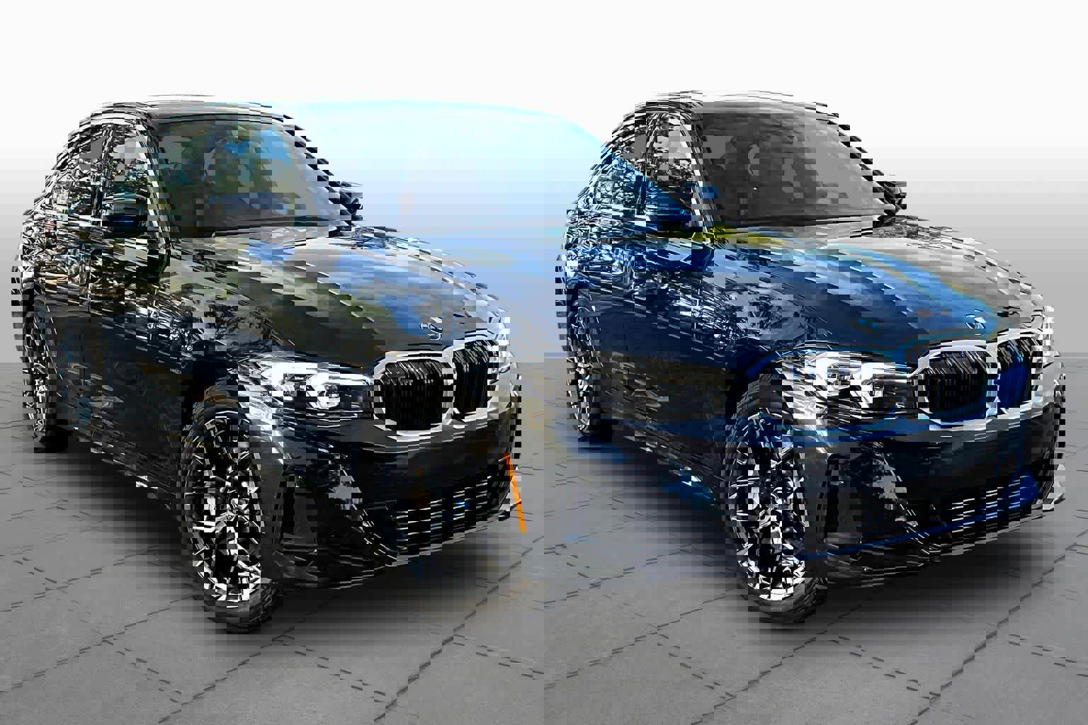 Used 2025 BMW 330i Sedan RWD image 3