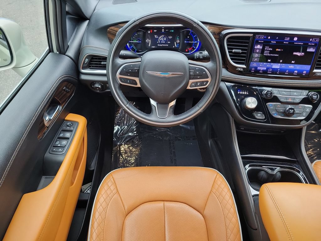 Used 2021 Chrysler Pacifica Pinnacle FWD image 16