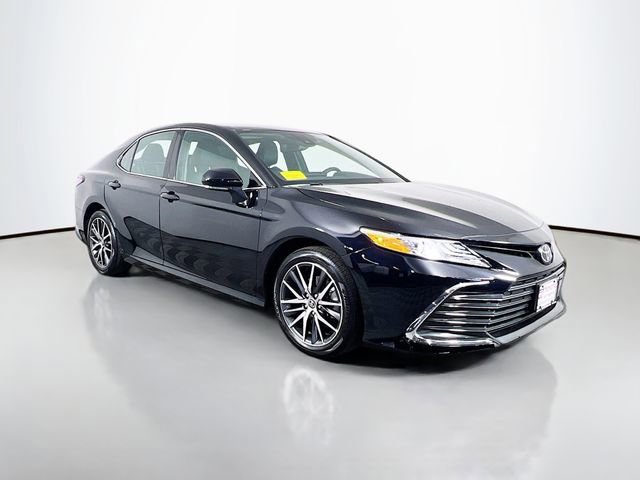 Used 2024 Toyota Camry XLE w/ Cold Weather Package image 10