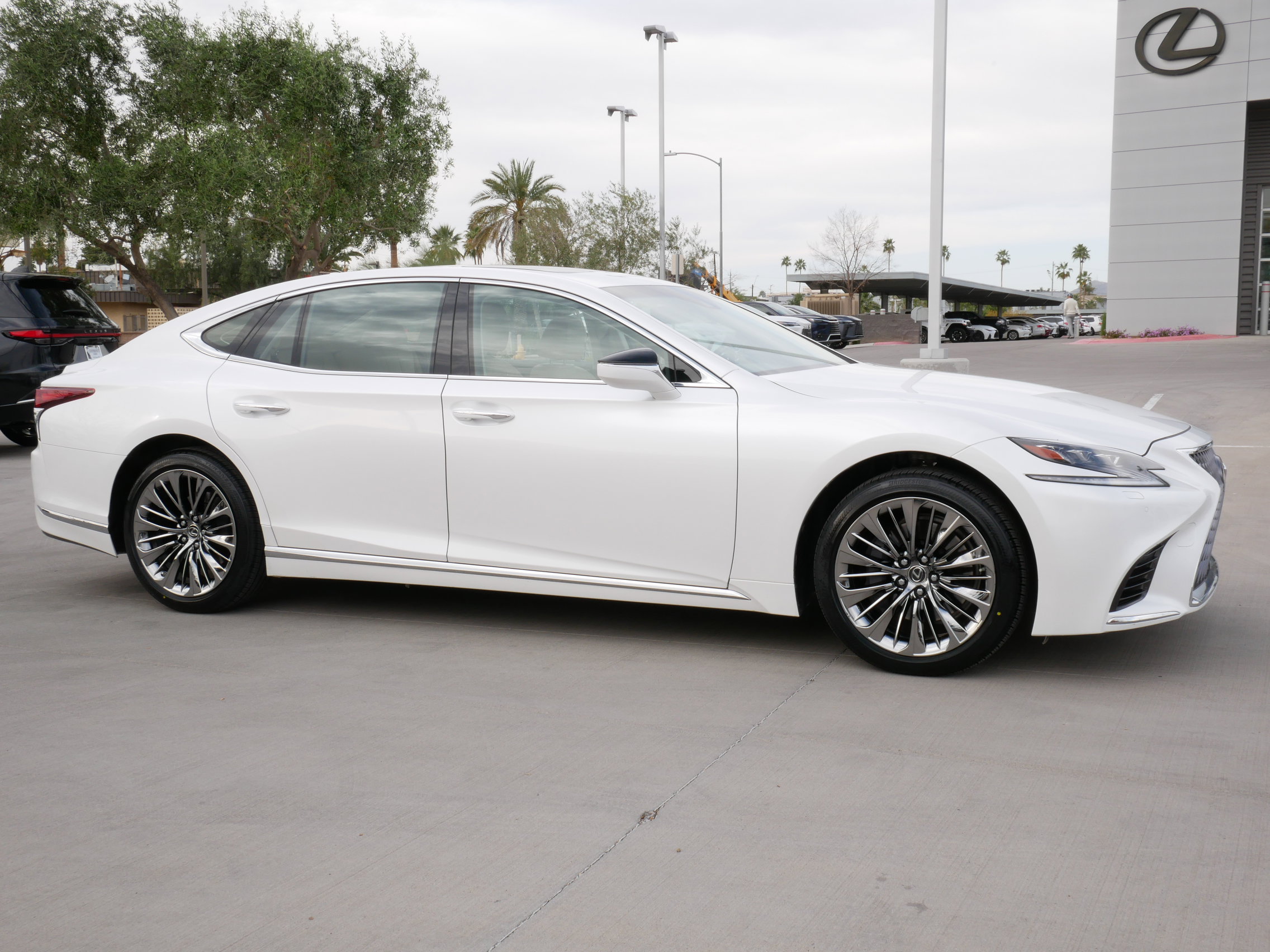 Used 2019 Lexus LS 500 AWD image 13