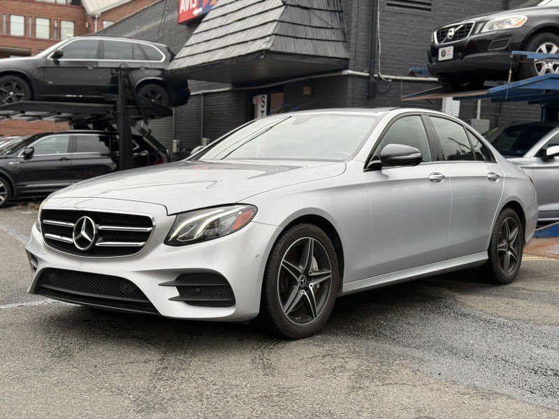 Used 2018 Mercedes-Benz E 300 4MATIC image 3