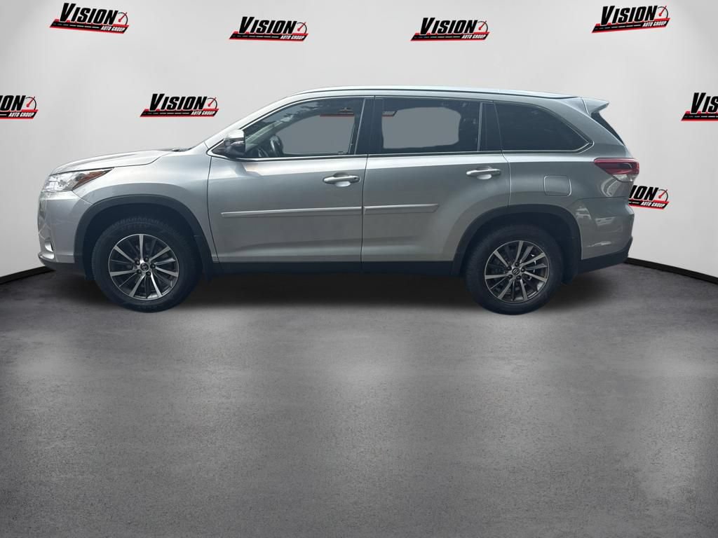 Used 2019 Toyota Highlander XLE AWD/4WD image 8
