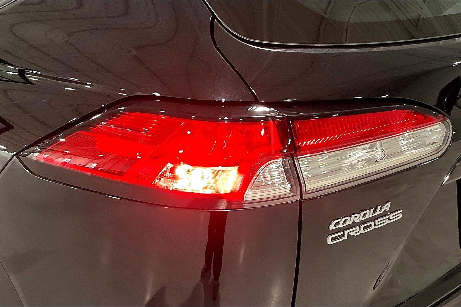 Used 2025 Toyota Corolla Cross L image 24