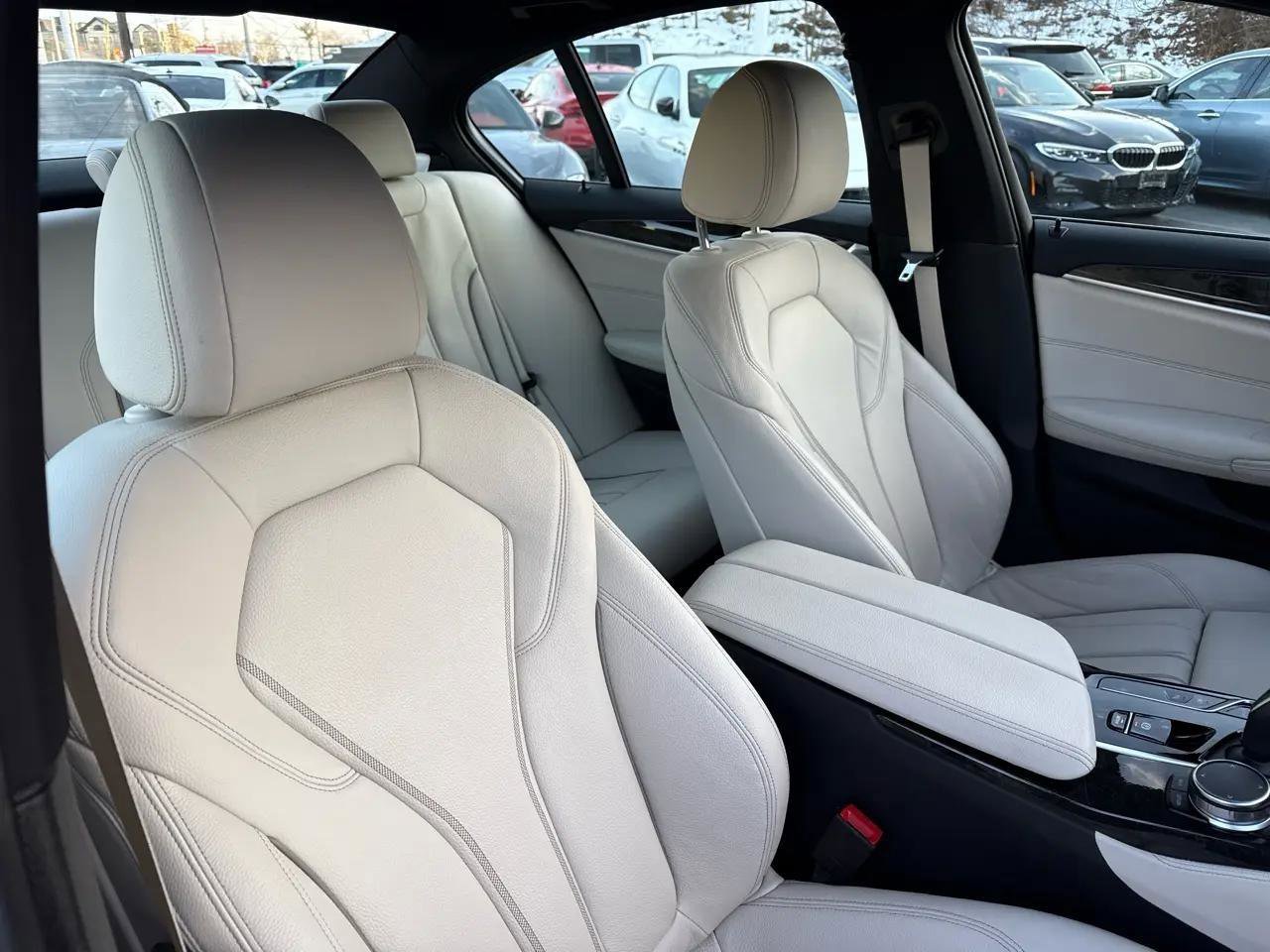 Used 2023 BMW 530e xDrive w/ Premium Package image 45