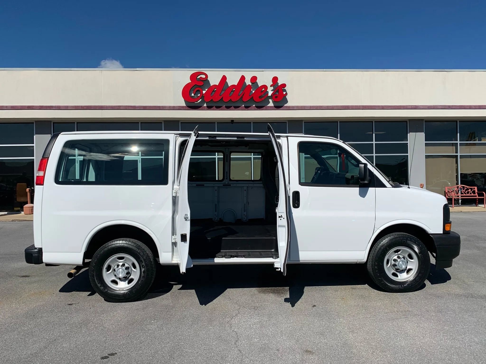 Used 2017 Chevrolet Express 2500 image 23