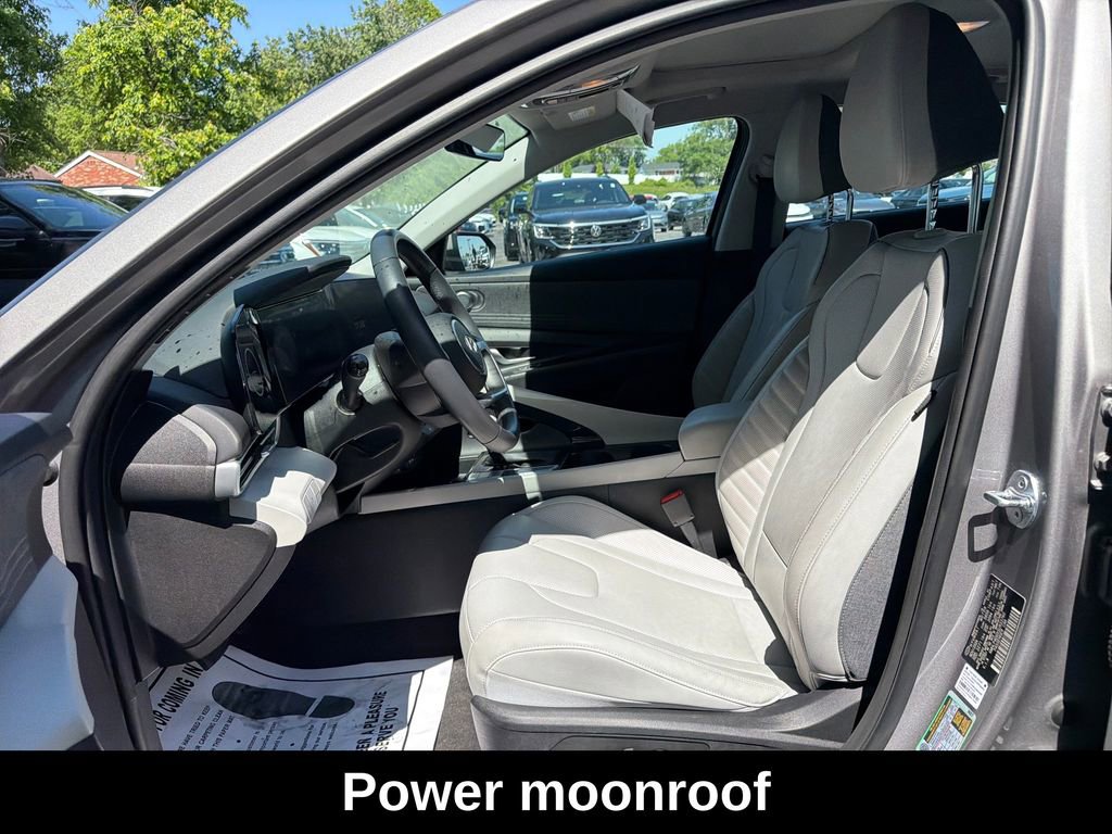 Used 2025 Hyundai Elantra Limited FWD image 11