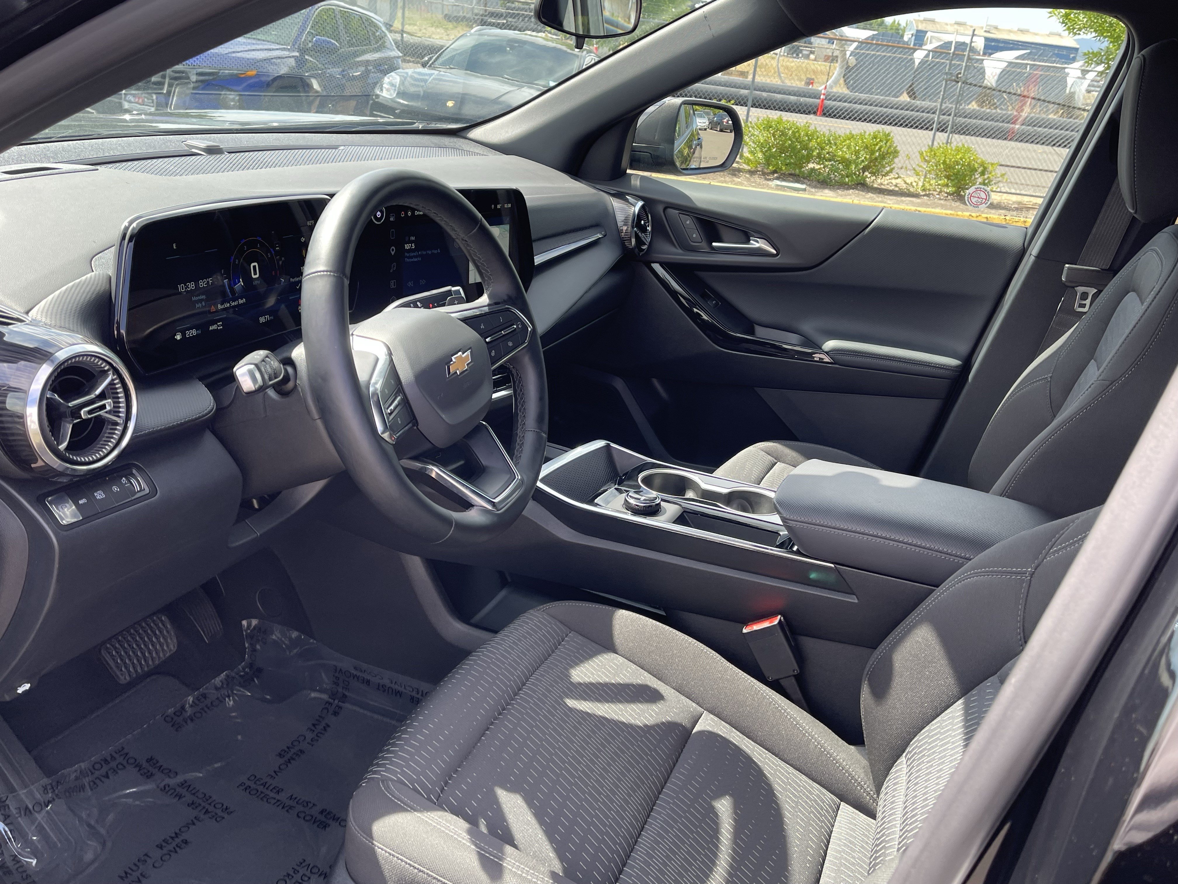 Used 2026 Chevrolet Equinox LT AWD/4WD image 10