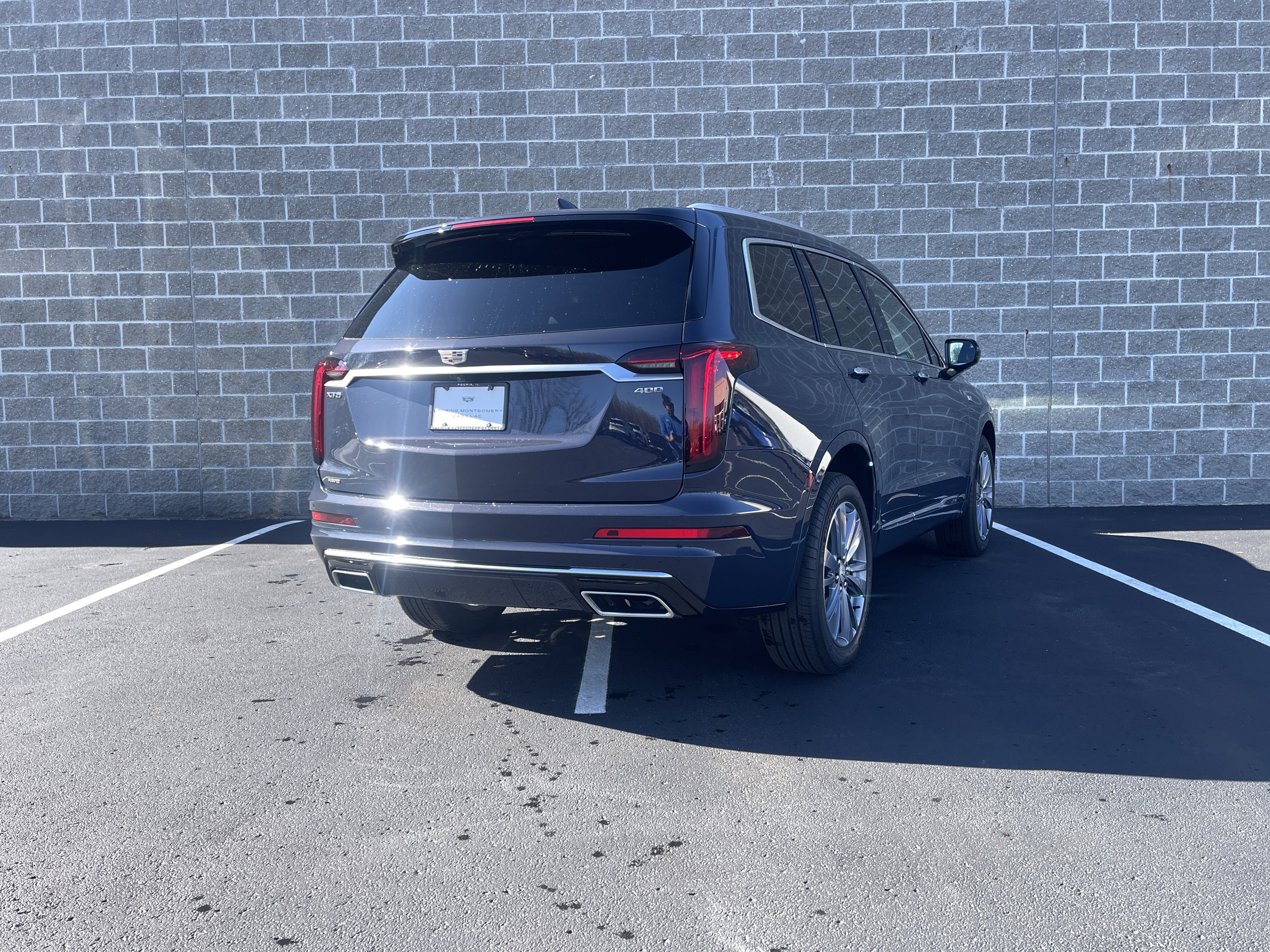 Certified 2025 Cadillac XT6 Premium Luxury image 5