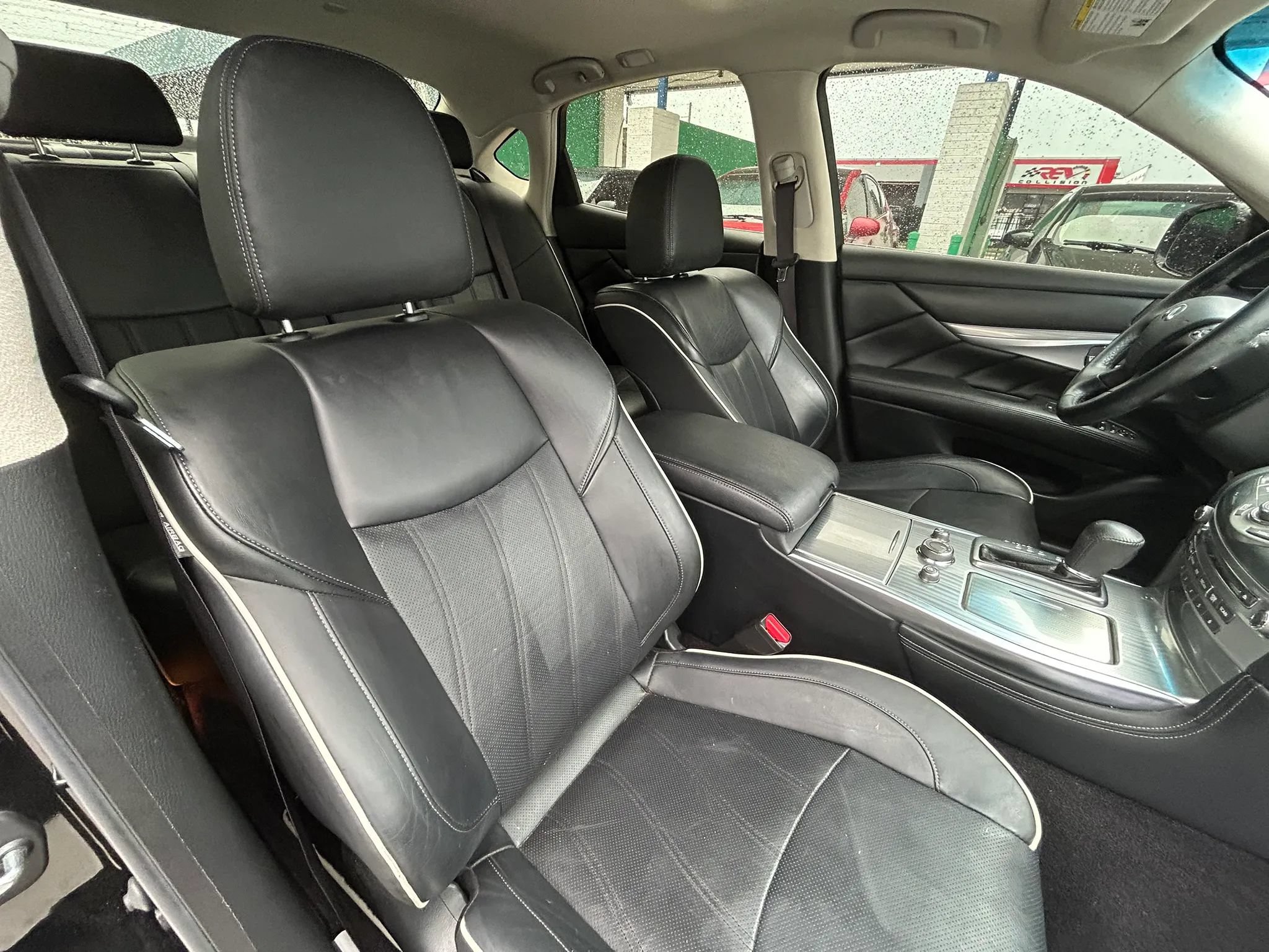 Used 2017 INFINITI Q70 3.7 AWD/4WD image 13