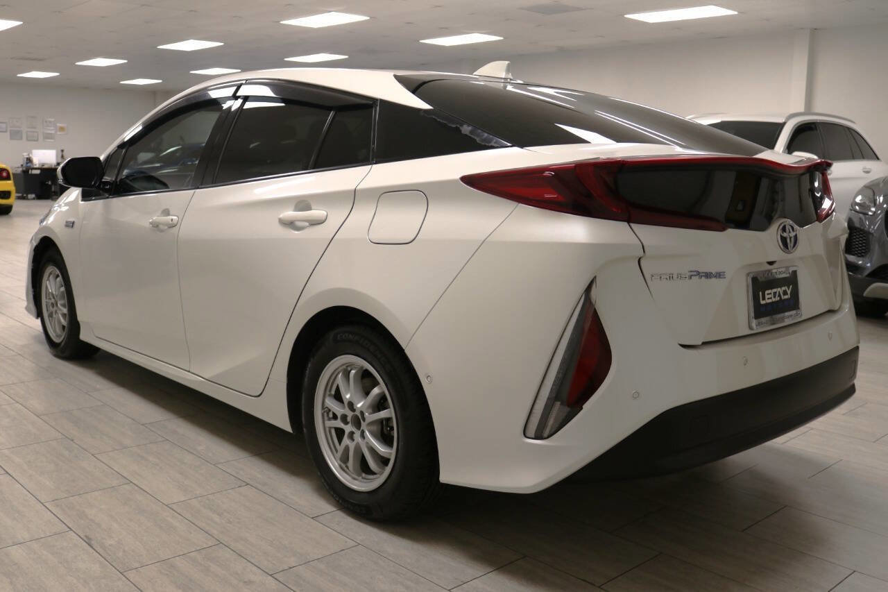 Used 2017 Toyota Prius Prime Advanced image 8