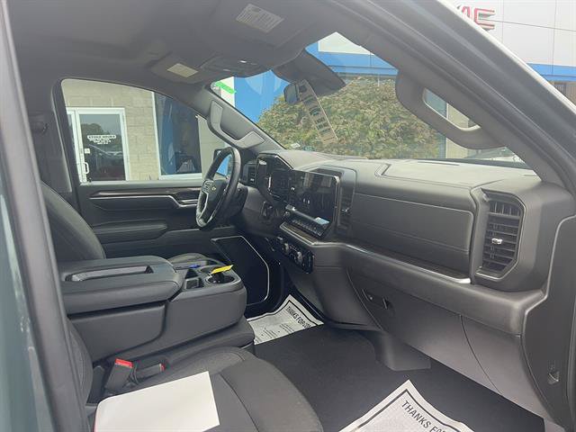 Used 2025 Chevrolet Silverado 1500 LT AWD/4WD image 13