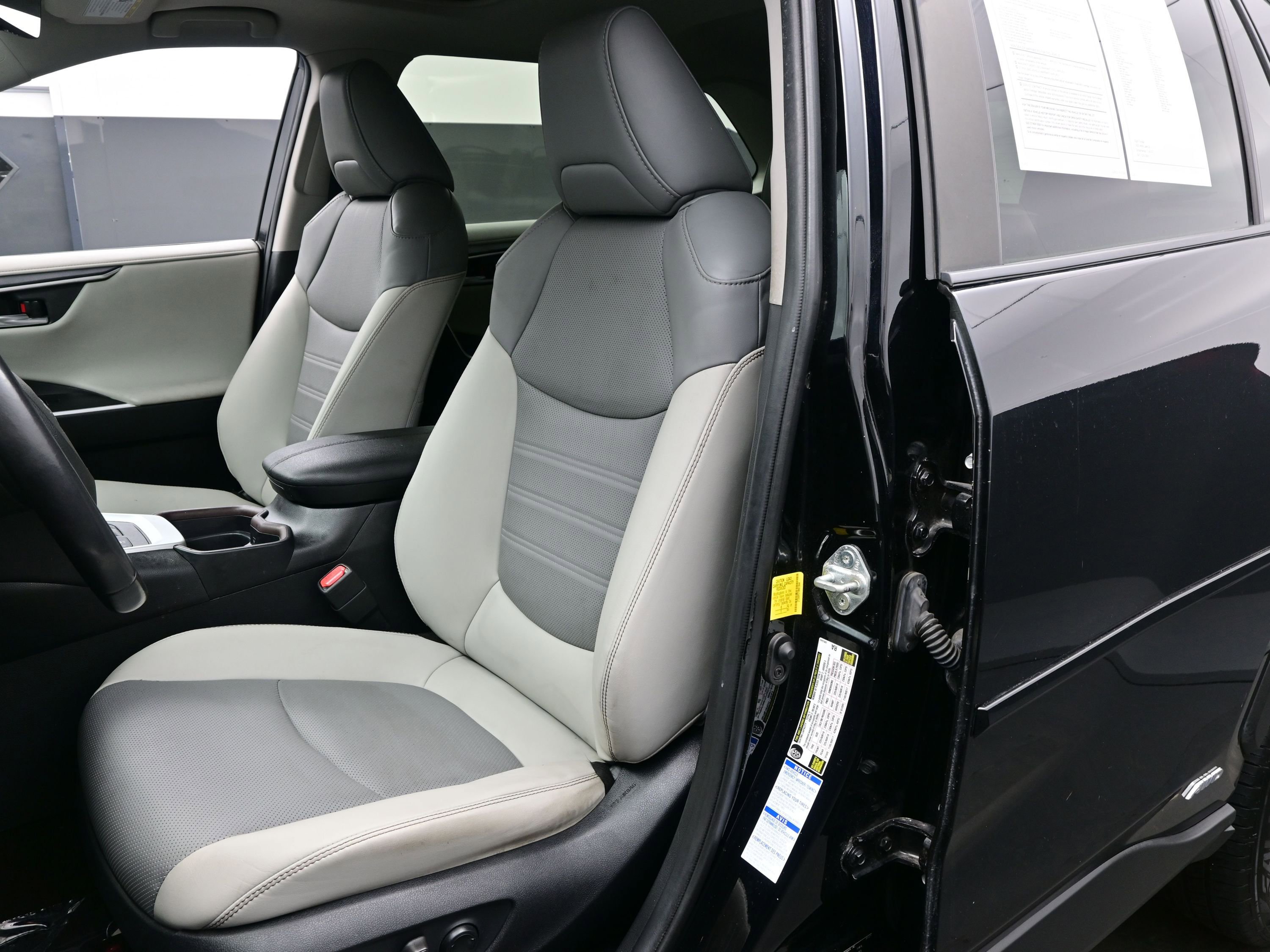 Used 2021 Toyota RAV4 Limited w/ Limited Grade Weather Package image 11