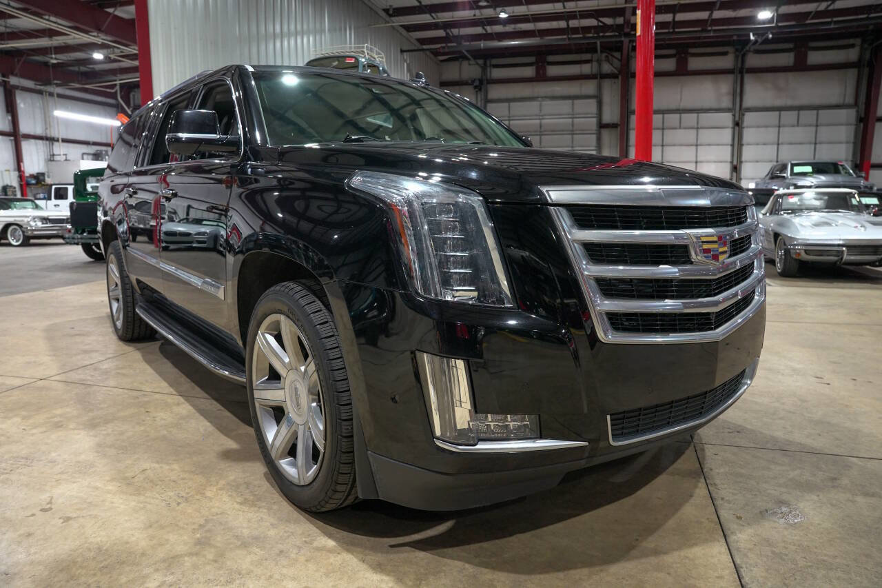 Used 2018 Cadillac Escalade ESV Luxury AWD/4WD image 11
