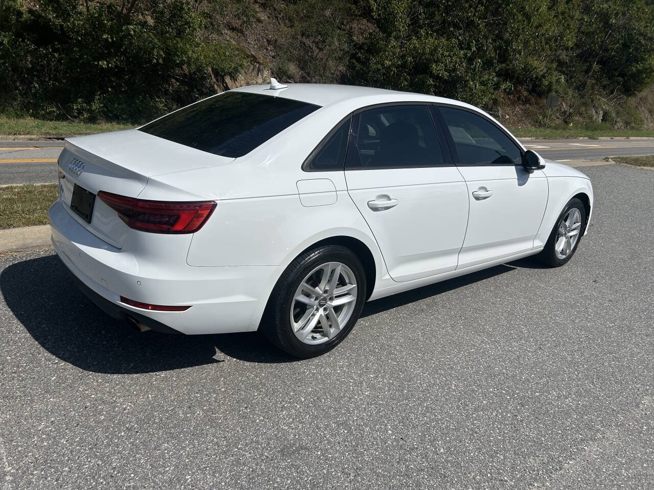 Used 2017 Audi A4 2.0T Premium FWD image 8