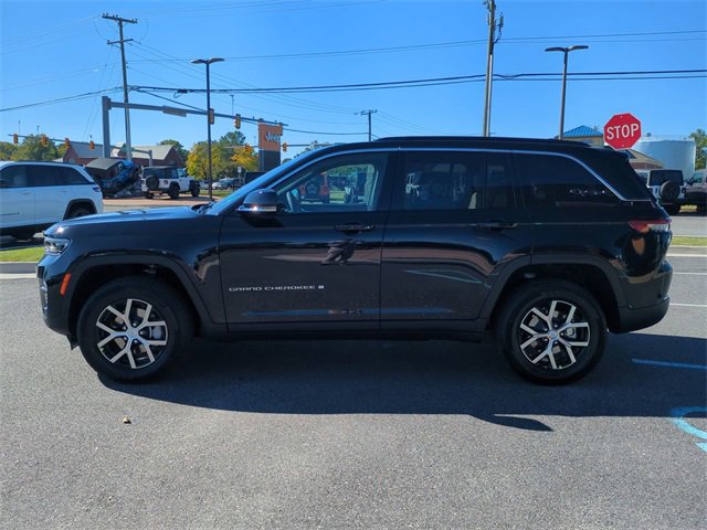 New 2025 Jeep Grand Cherokee Limited w/ Trailer Tow Package image 7