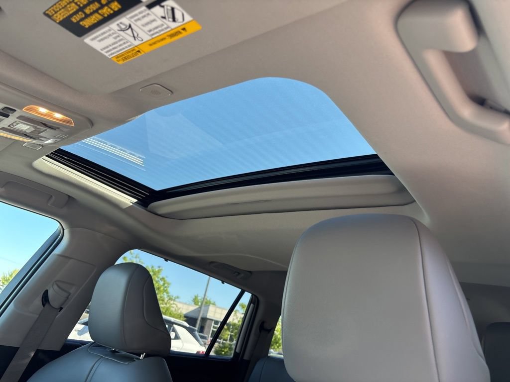 Used 2023 Toyota Highlander XLE AWD/4WD image 21