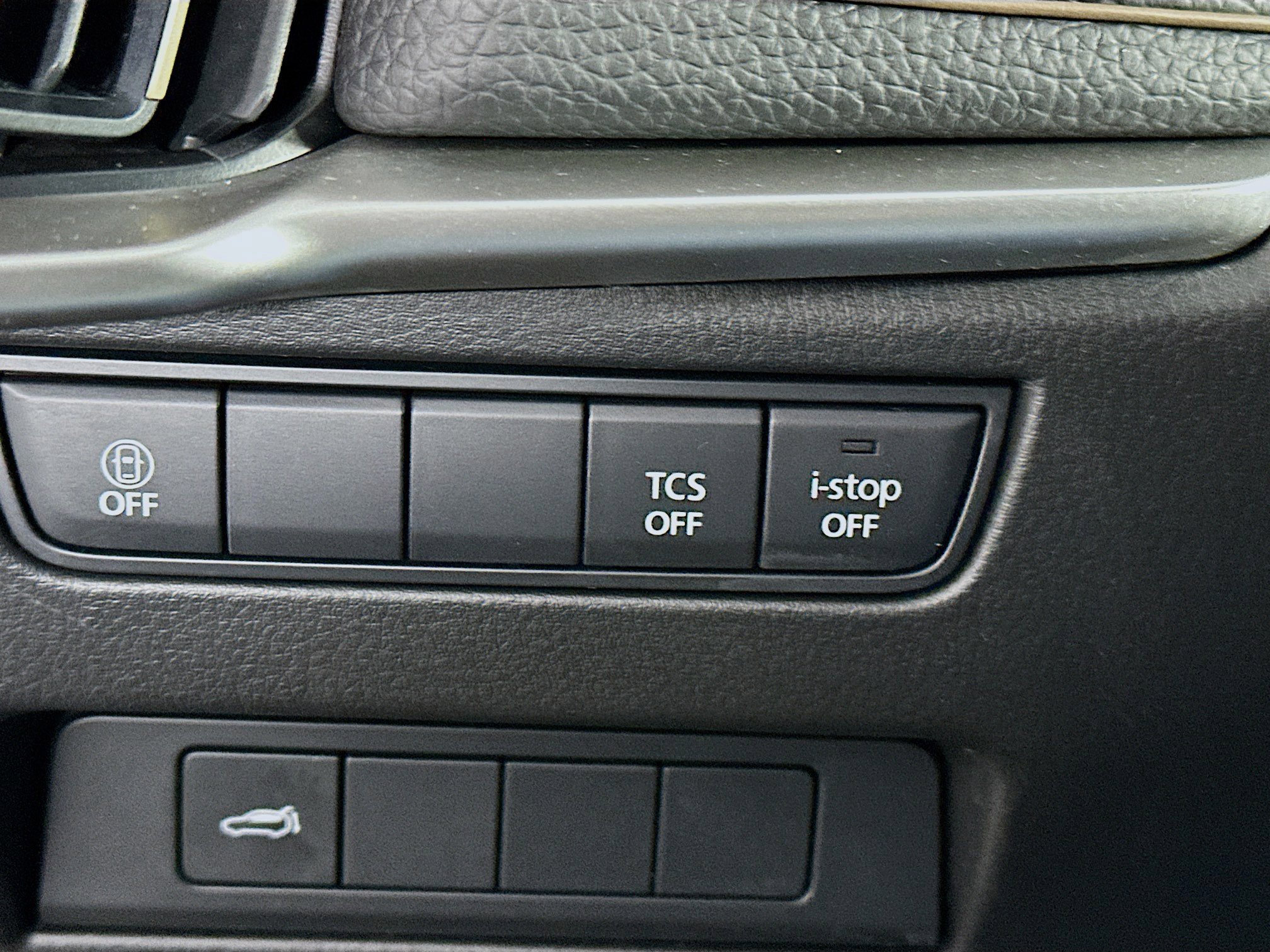 Used 2024 MAZDA CX-90 3.3 Turbo w/ Preferred Plus image 17