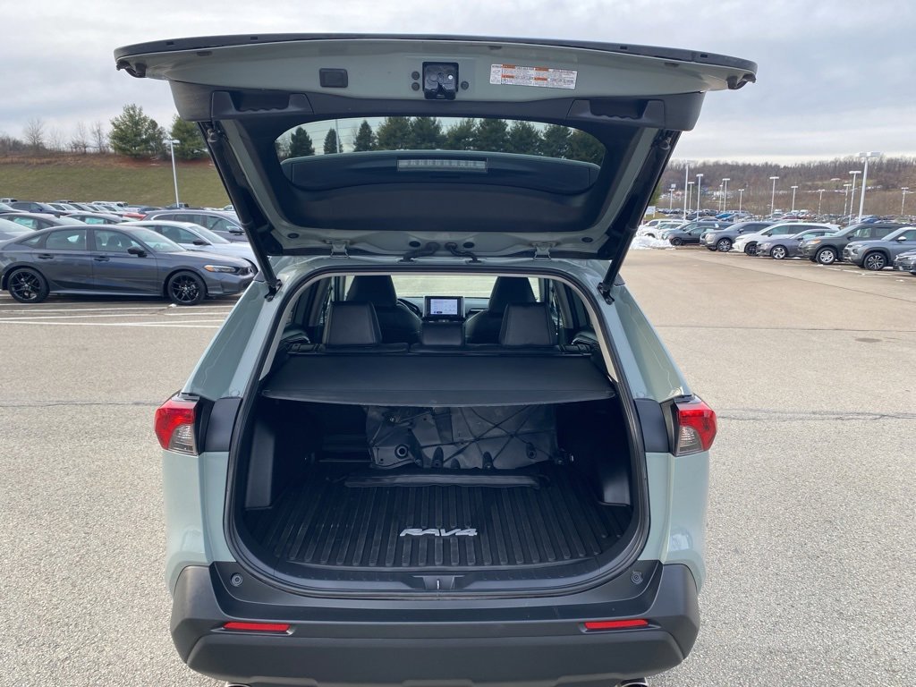 Used 2023 Toyota RAV4 XLE Premium image 16