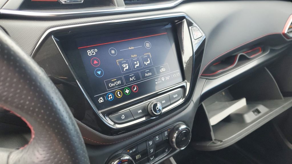 Used 2021 Chevrolet TrailBlazer RS w/ Convenience Package image 16