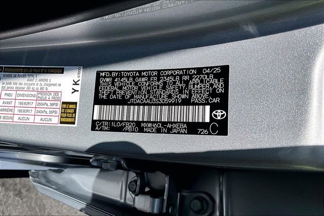 Used 2025 Toyota Prius LE image 18