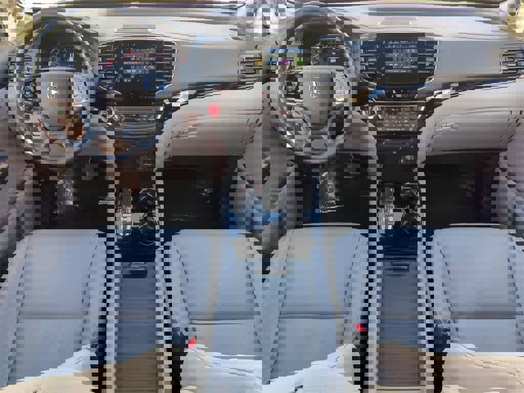 Used 2020 Honda Pilot Touring image 15