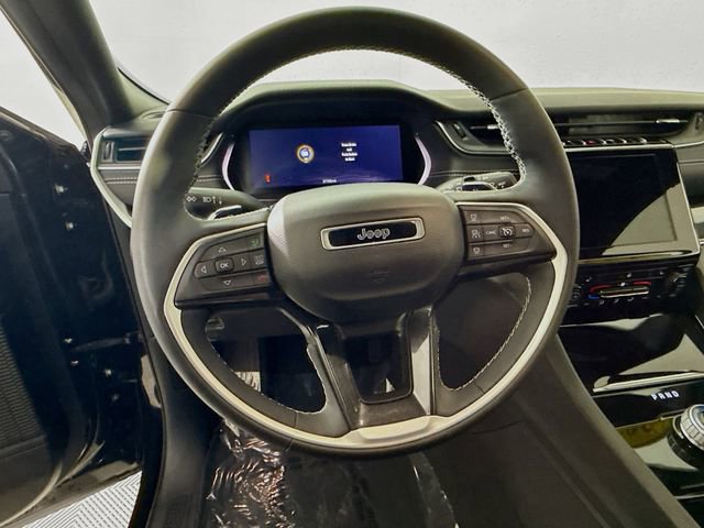 Used 2023 Jeep Grand Cherokee Altitude image 11