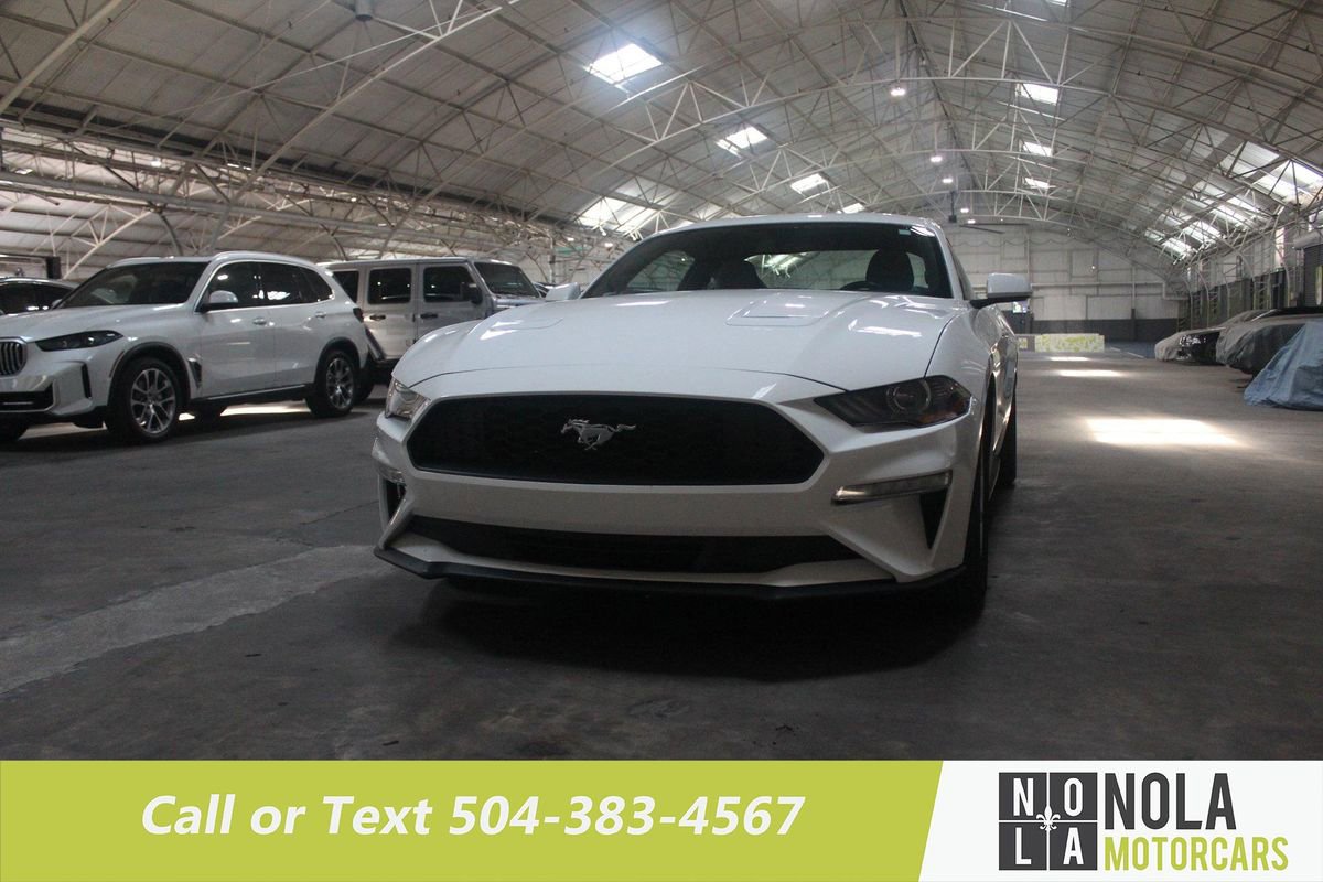 Used 2019 Ford Mustang Coupe image 3