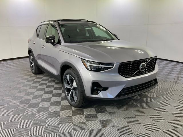 New 2026 Volvo XC40 B5 Plus w/ Protection Package Premier image 3