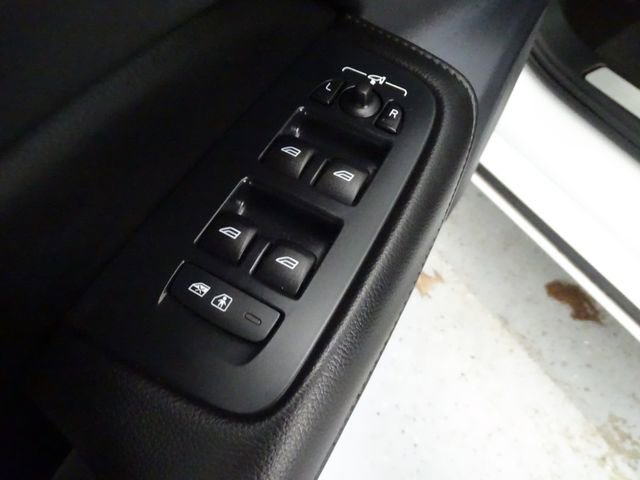 Used 2022 Volvo S60 B5 Inscription AWD/4WD image 10