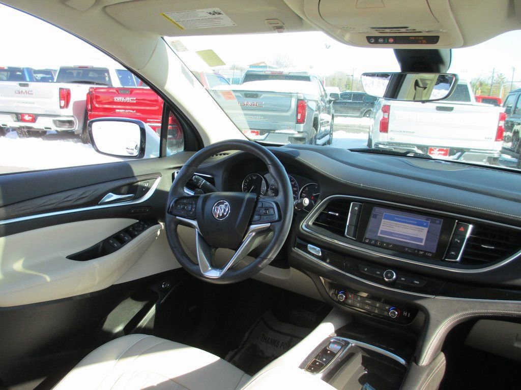 Used 2023 Buick Enclave Avenir image 25