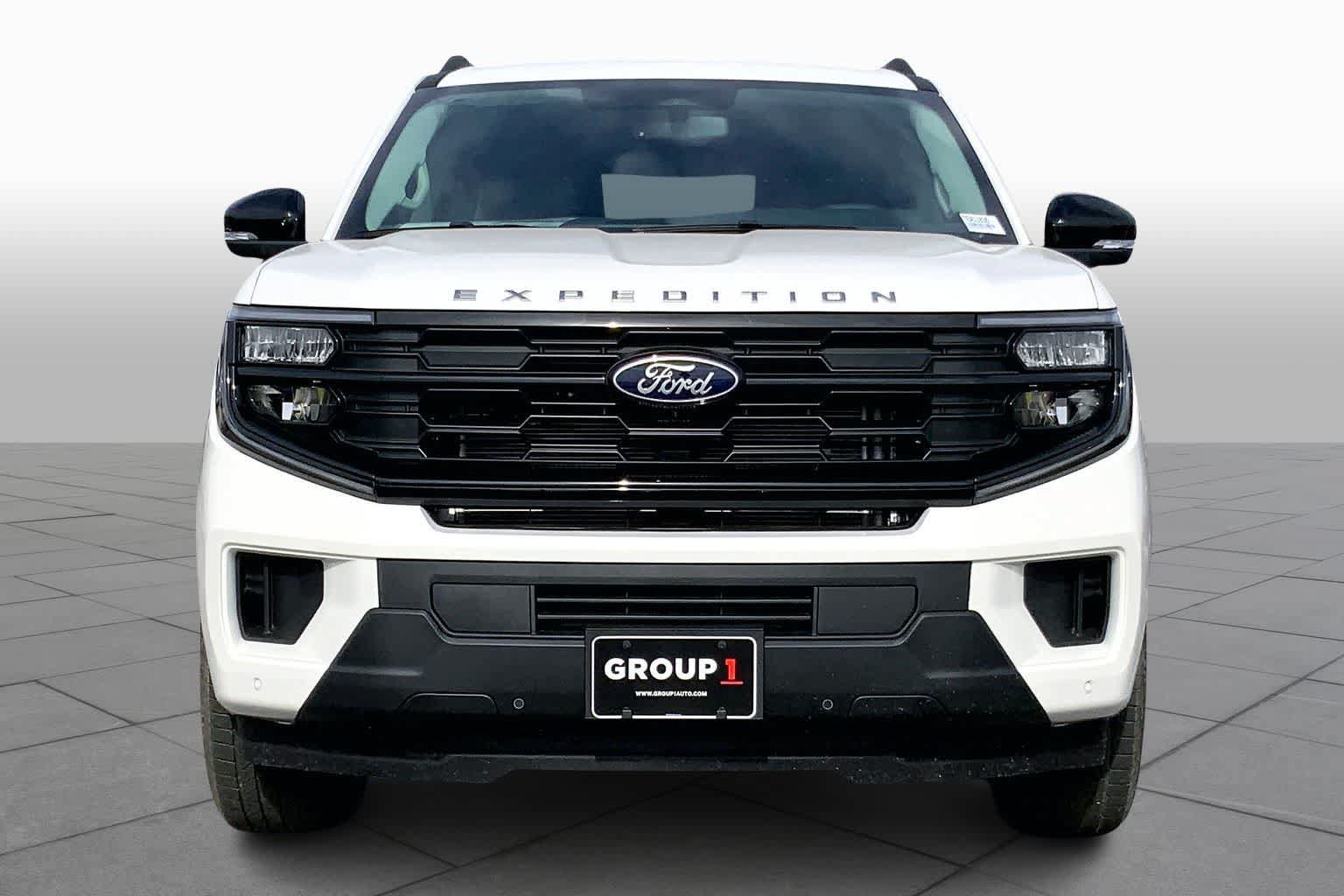 Used 2026 Ford Expedition Active RWD image 3
