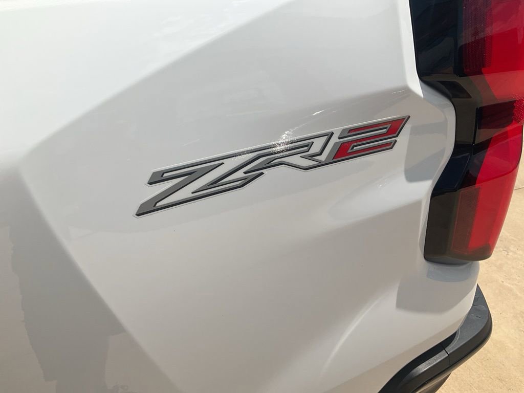 Used 2024 Chevrolet Colorado ZR2 w/ Technology Package image 25
