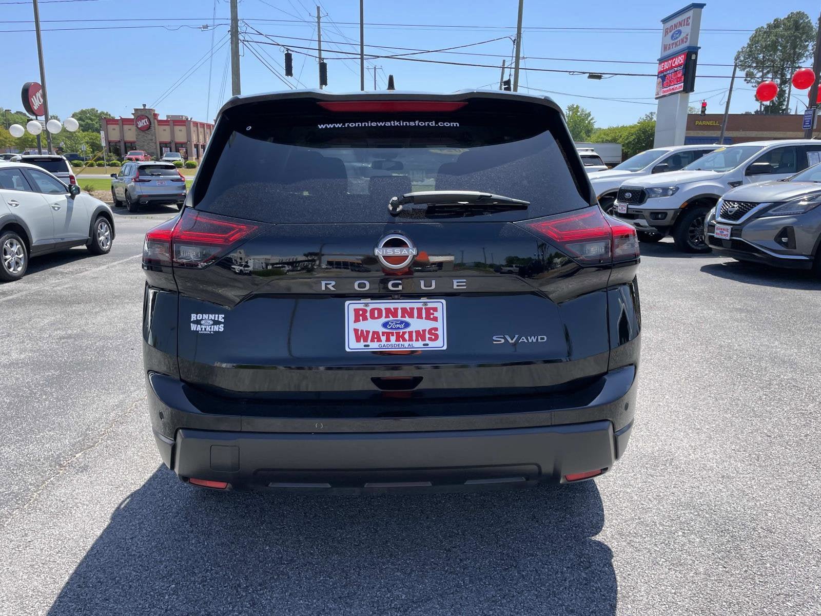 Used 2024 Nissan Rogue SV AWD/4WD image 5