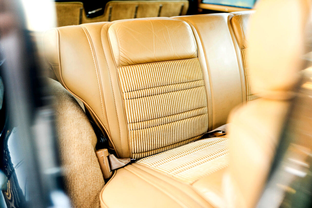 Used 1987 Jeep Grand Wagoneer image 78