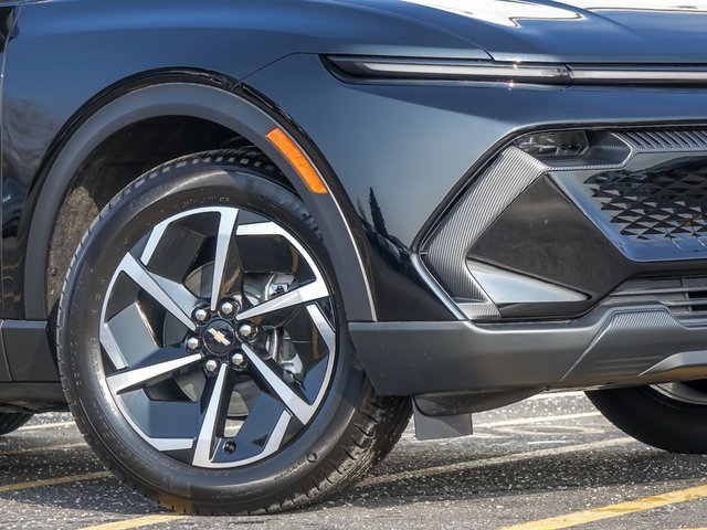 New 2026 Chevrolet Equinox EV LT image 4