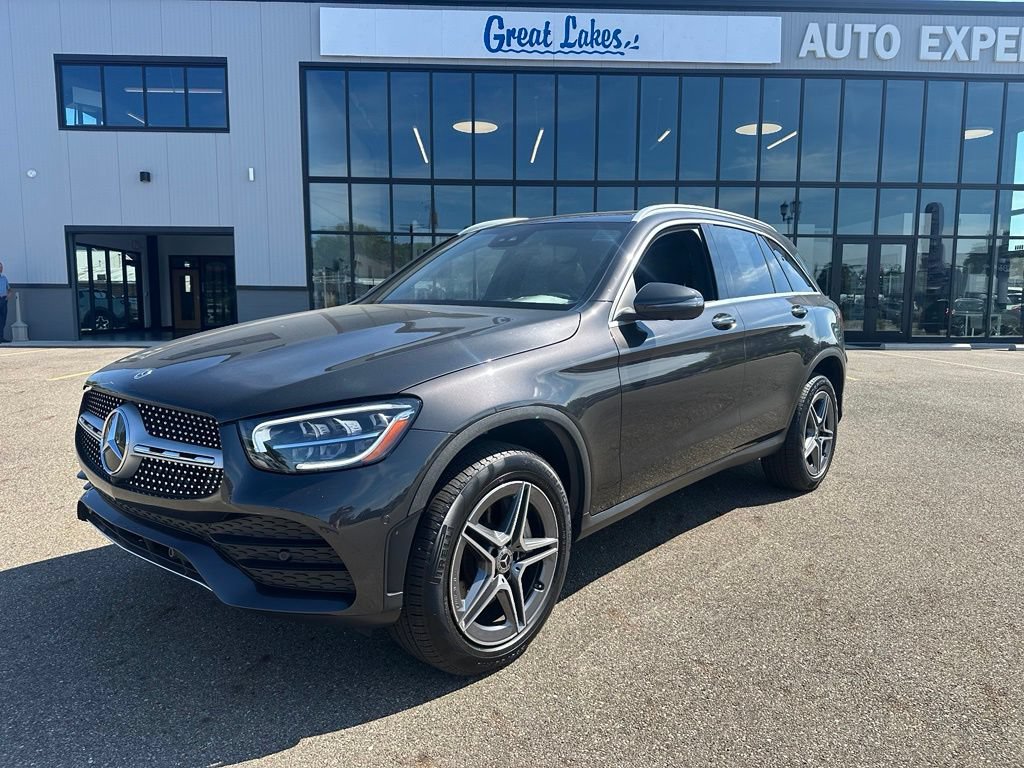 Used 2022 Mercedes-Benz GLC 300 4MATIC image 1