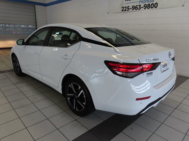 Used 2025 Nissan Sentra SV FWD image 10