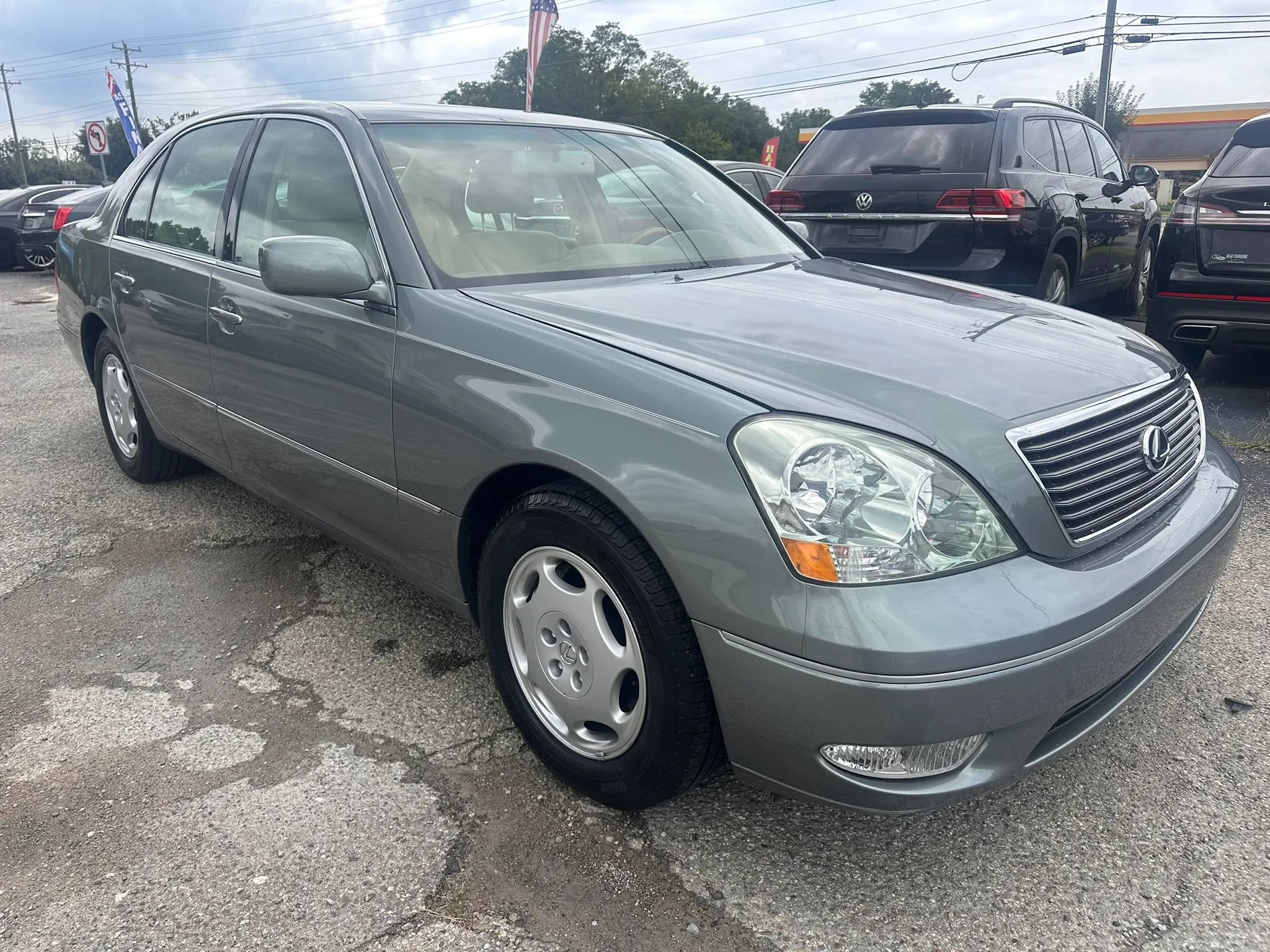 Used 2001 Lexus LS 430 RWD image 9